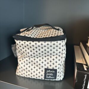 Petunia Pickle Bottom modular storage box. Keep food cold. Black cream mininal